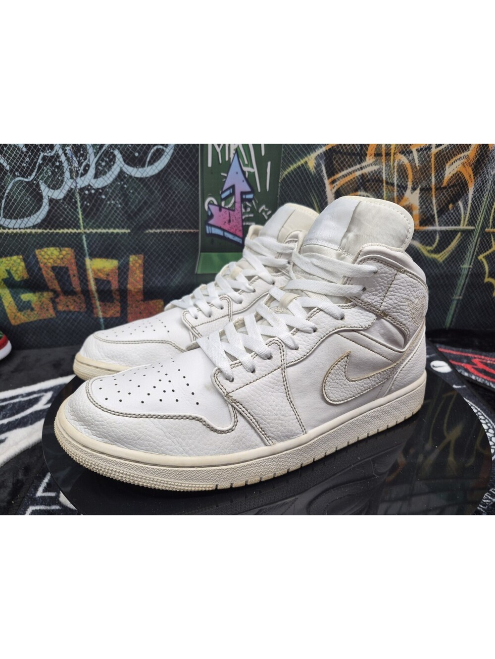 Nike Air Jordan 1 Mid Triple White 554724-130 Mens Size 13M Clean